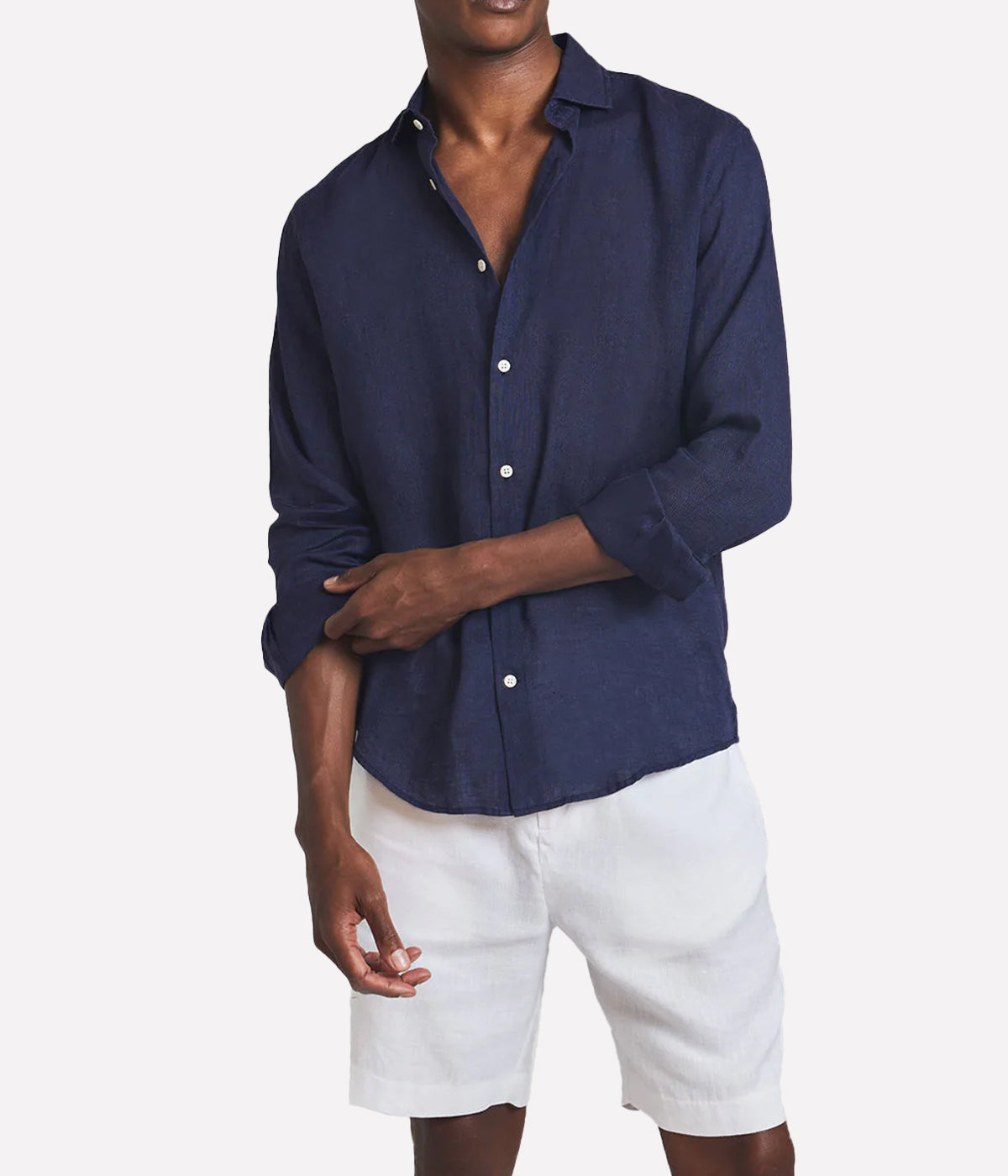 Front view of the Antonio Long Sleeve Linen Shirt by Frescobol Carioca, crafted from 100% fine Italian linen. This luxury men's dress shirt features a structured dress collar with stiffeners, imitation mother of pearl buttons, and a full placket. Designed in a regular fit, it blends relaxed tailoring with refined style for effortless occasion dressing.