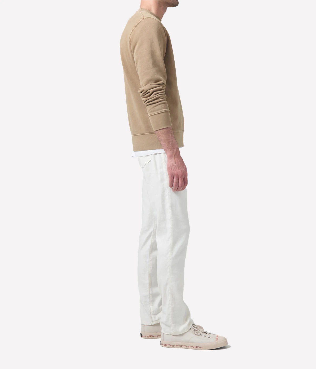 Citizens of Humanity Gage pants in a light colour, featuring a relaxed fit through the thigh with a subtle taper to the ankle. Made from midweight, breathable stretch linen for comfort and style. Perfect for smart casual and laid-back outings