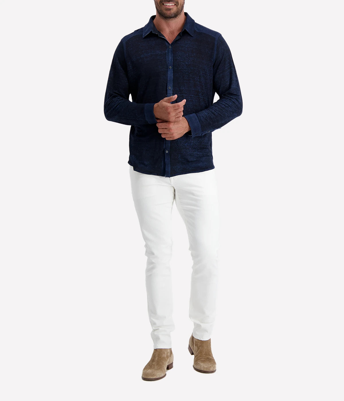 Hand-painted knitted linen shirt in deep navy by Avant Toi, featuring a lightweight feel, artisanal finish, and effortless sophistication. Made in Italy.