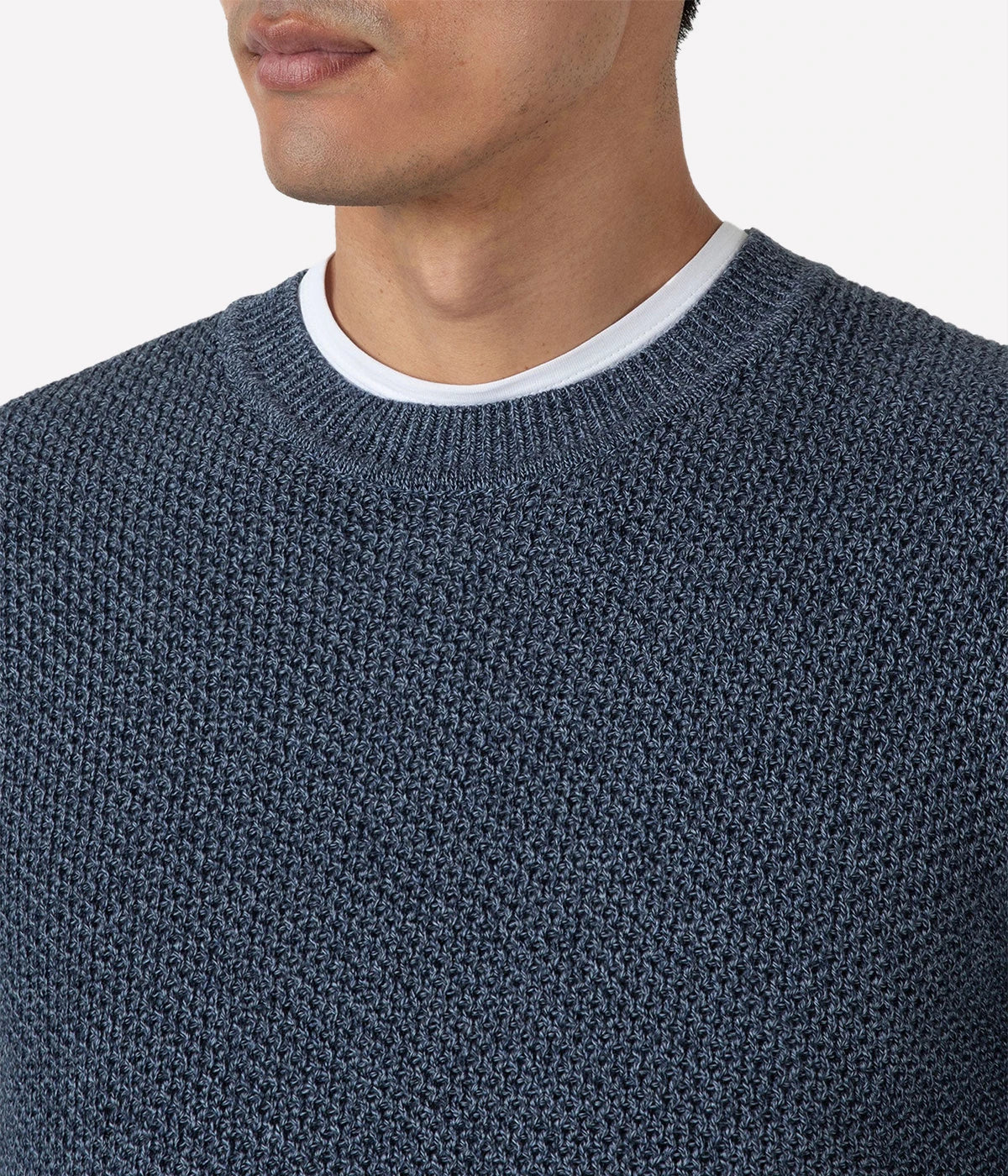 Honeycomb-knit cotton sweater with a soft, textured feel. Features a regular fit, ribbed trims, and a clean tubular seam at the neck for a refined finish.