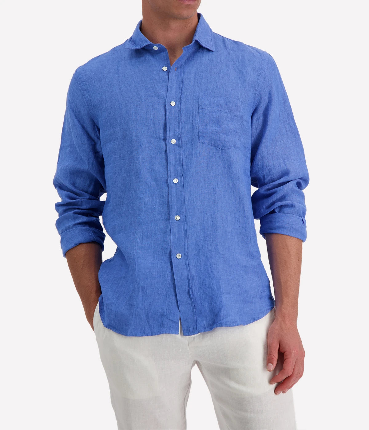 Front view of the Paul Woven Shirt by Hartford, featuring a regular fit, chest pocket, and exposed button placket. This classic men’s shirt offers a versatile and timeless design, perfect for casual or smart-casual occasions.