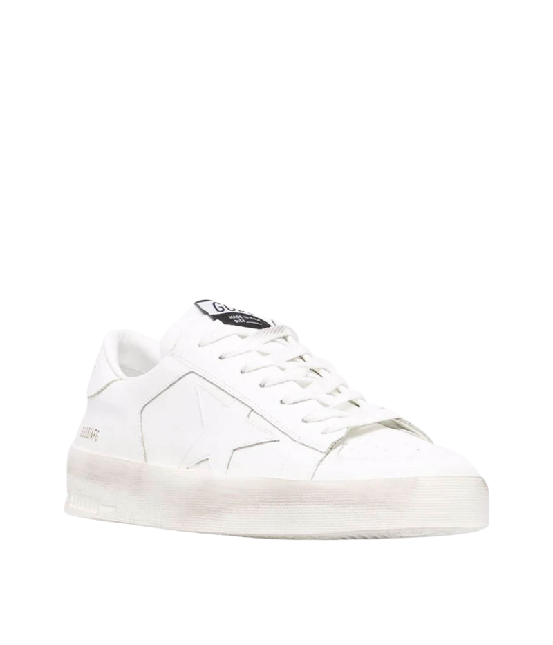 White Golden Goose Stardan sneakers in 100% cowhide leather, featuring a retro 90s basketball-inspired design. Minimalist all-white finish for a versatile, everyday look. Made in Italy.